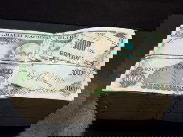 1967 CRISP UNC Bank of Mozambique 1000 Escudos - Brick of 1000 Currency Notes - Bank Wrapped