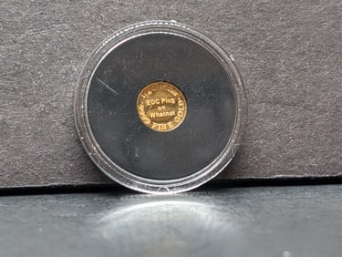 1/4th Gram .9999 FINE GOLD EDC Plug on Whatnot Designed Miniature Round in Capsule