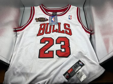 1997-98 Nike NBA Authentics Chicago Bulls Michael Jordan NBA Finals Size 48M Stitched Jersey W/ Tags