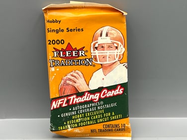 2000 Fleer Tradition Football Factory Sealed Hobby Pack - Possible Tom Brady RC