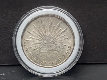 1902 Mexico Caps & Rays Peso "Zs Fz" 8 Reales UNC., 90% Silver