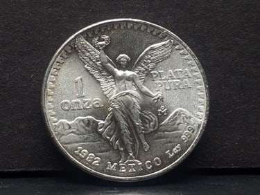 1982 Mexican Silver Libertad Round. One Troy Ounce Silver. 999 Fine