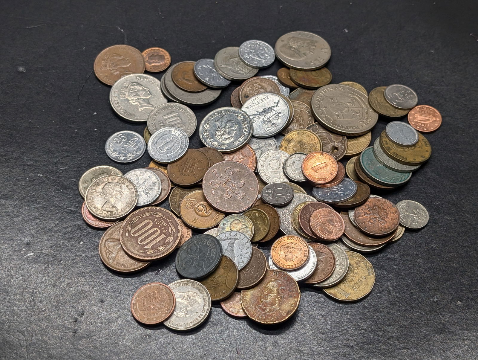 Bag of 0.9 Lbs. of Various Vintage & Modern World Coins (1 of 5)