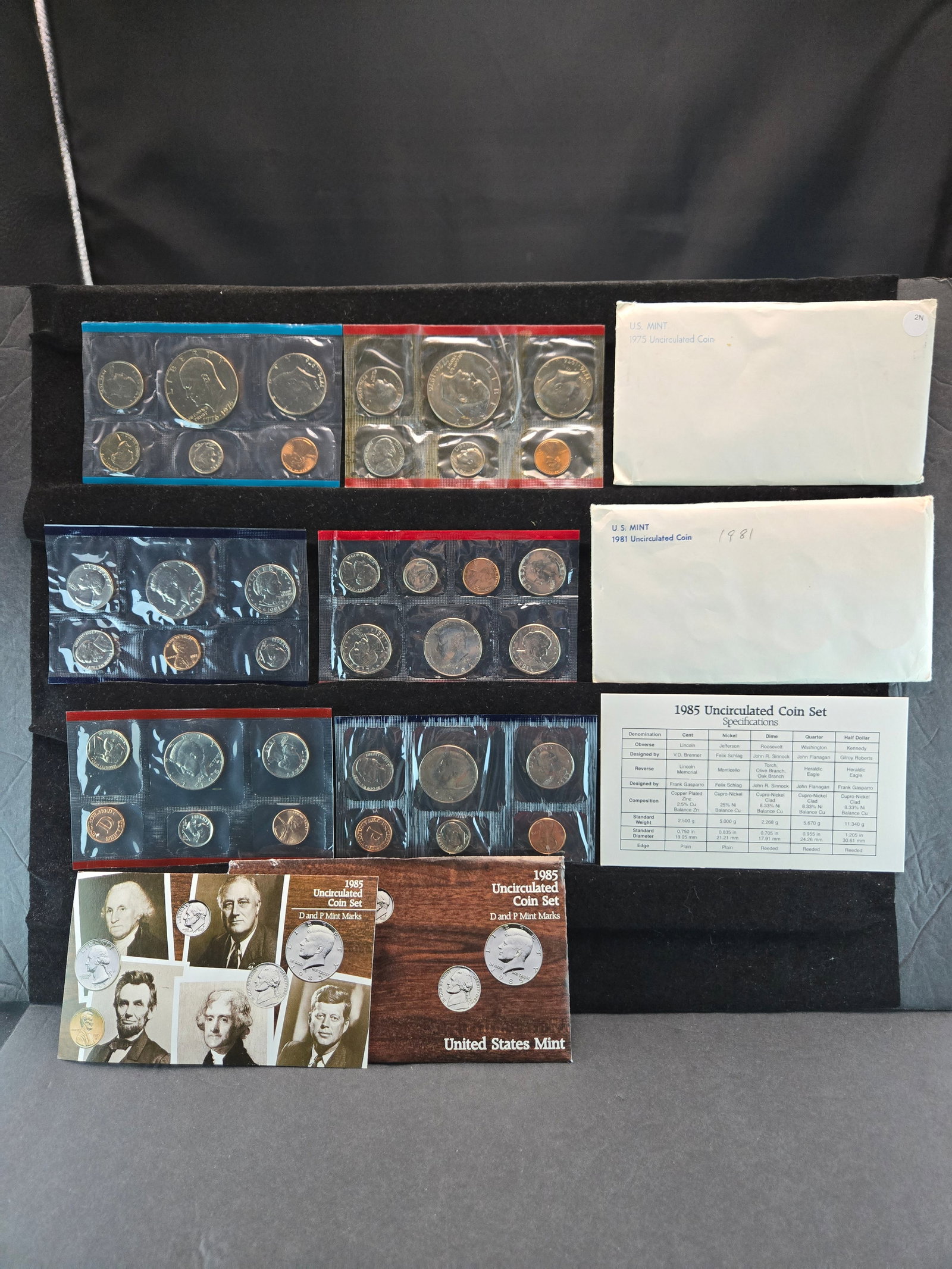 1975 1981 1985 P & D United States Mint Sets With Original Gov't Packaging. 37 Coins.: 1975 1981 1985 P & D United States Mint Sets With Original Gov't Packaging. 37 Coins.