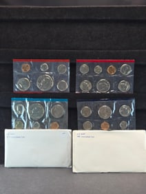 1975 & 1981 P & D United States Mint Sets With Original Gov't Packaging. 25 Coins.