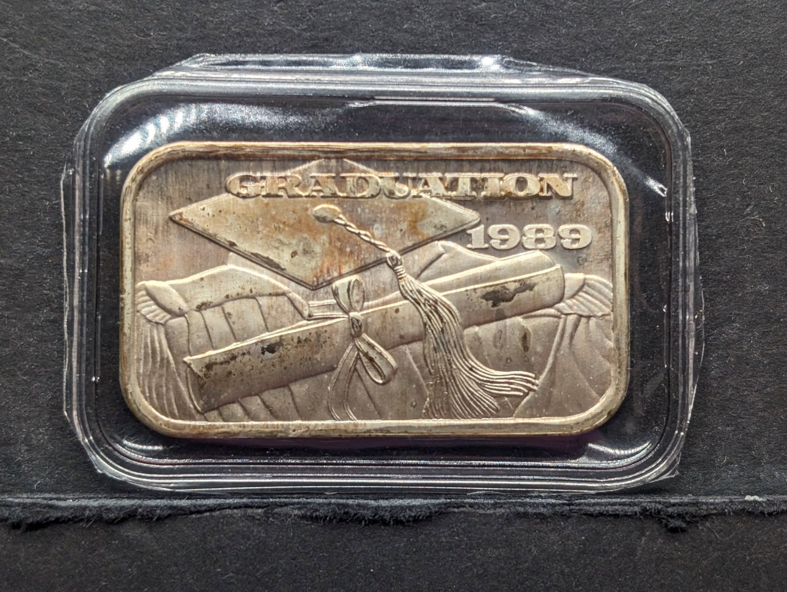 1 Oz. .999 FINE SILVER 1989 Graduation Designed Art Bar: 1 Oz. .999 FINE SILVER 1989 Graduation Designed Art Bar