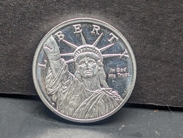 1/2 Oz. .999 FINE SILVER Statue of Liberty Designed Round