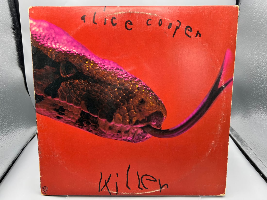1976 Alice Cooper Killer Reissue Vinyl Album - BS 2567: 1976 Alice Cooper Killer Reissue Vinyl Album - BS 2567 - Records have not been tested by the auction house for play quality. All items are sold as is.