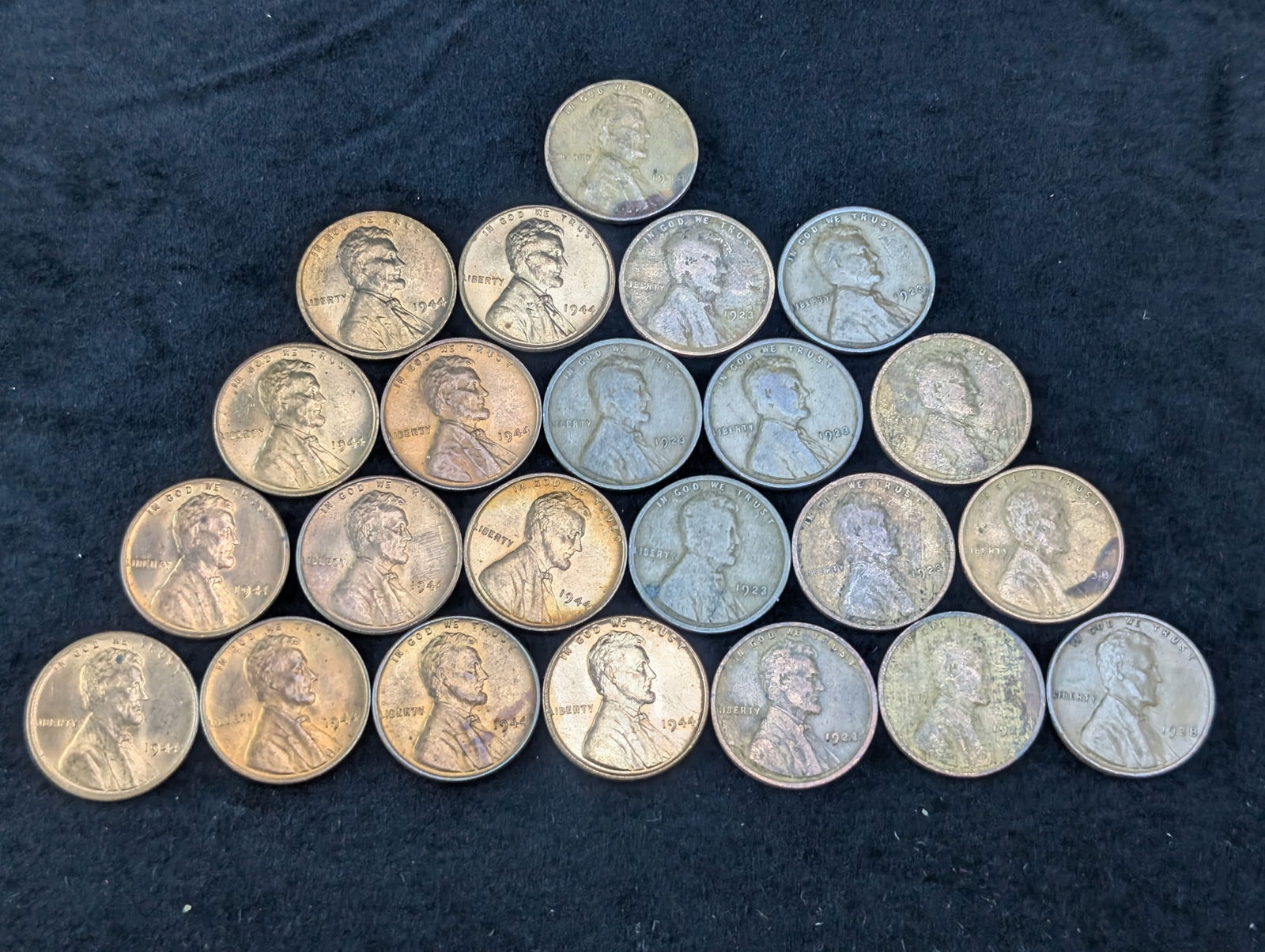 (23) Lincoln Wheat Cents   (11) 1944 all BU , (9) 1923, (3) 1938 (1 of 7)