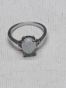 Women's Size 7 Beautiful Opal Like Ring