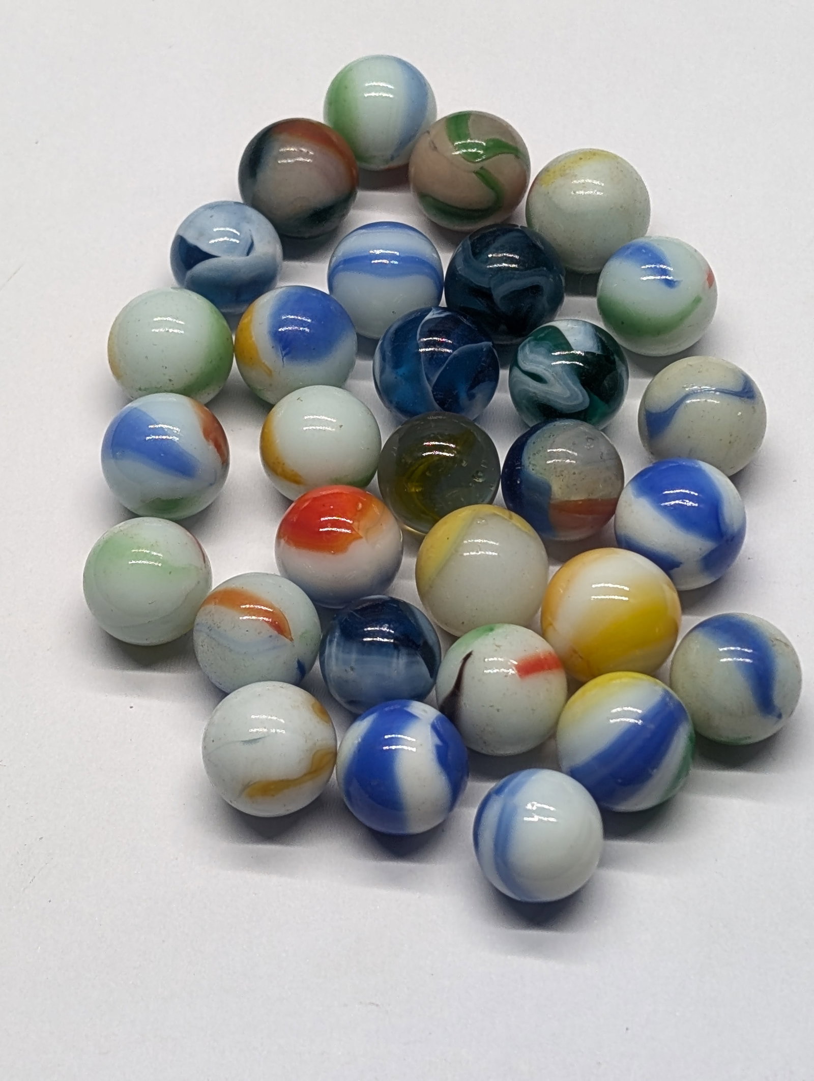 (30) Small Agate Marbles: (30) Small Agate Marbles