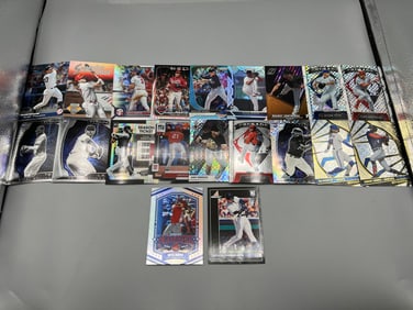 Lot of Assorted Baseball Cards W/ Stars, Rookies, & Inserts
