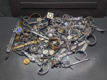 4 Lbs. of Various Men's & Women's Watch Parts. None of these work, Parts only!