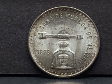 1979 Mexico Onza. One ounce silver. BU.