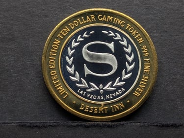 Limited Edition .999 FINE SILVER CENTER Sheraton Desert Inn Casino $10 Gaming Token in Capsule