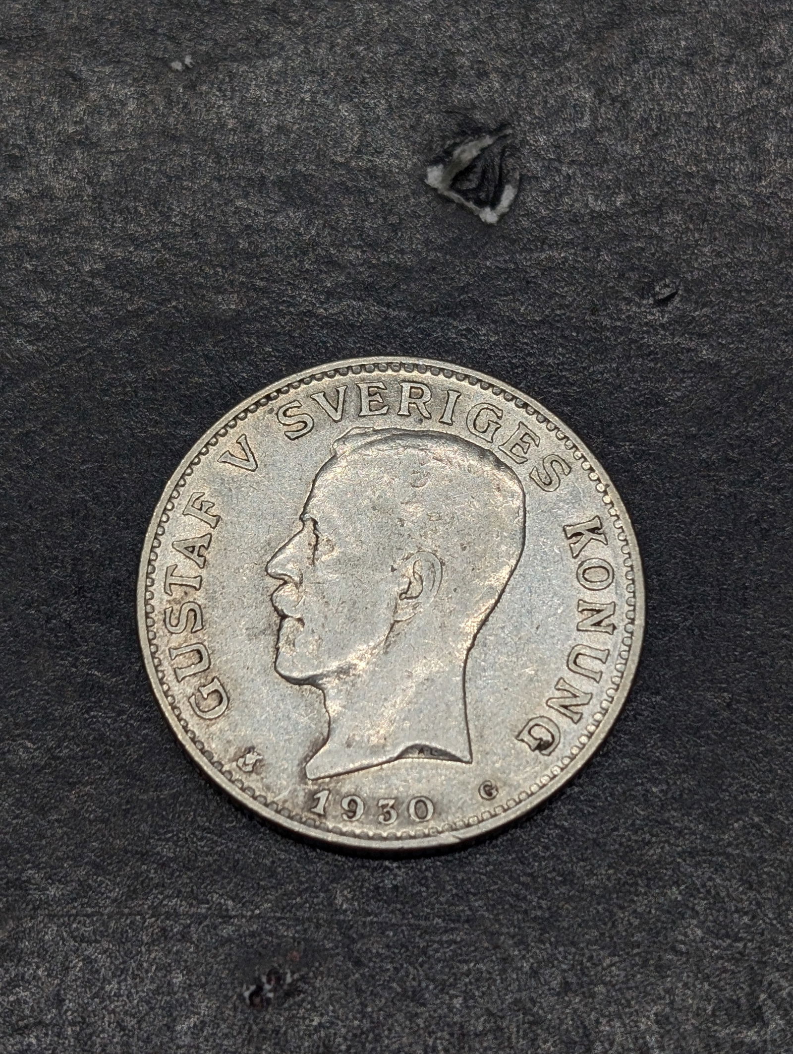 1930-G Sweden 1 Krona, 80% "Silver" (1 of 2)