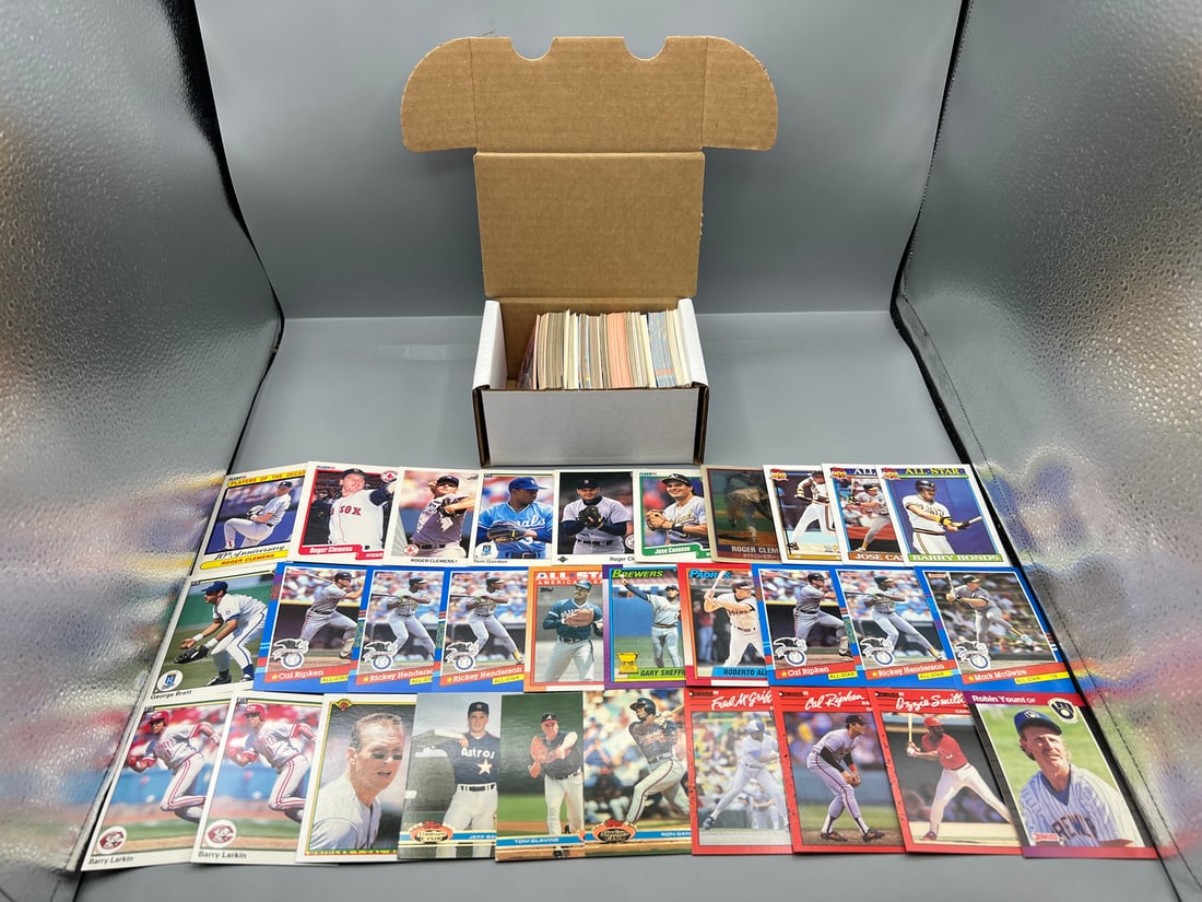 Lot of (250) Misc Baseball Cards w/Stars and Hall of Famers (1 of 3)