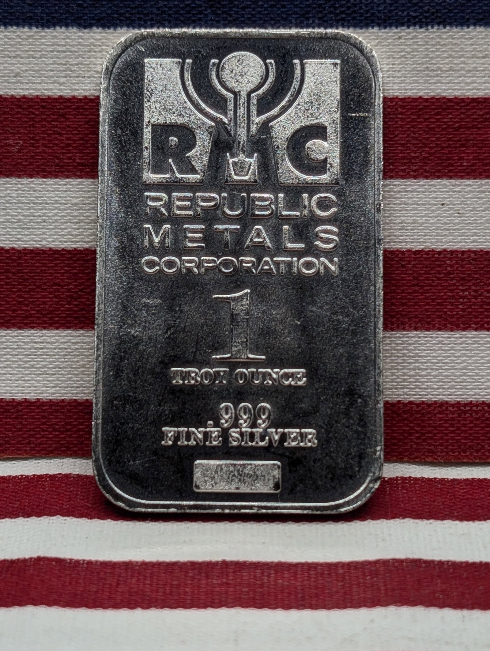 1 Oz. .999 FINE SILVER Republic Metals Corp Designed Art Bar: 1 Oz. .999 FINE SILVER Republic Metals Corp Designed Art Bar