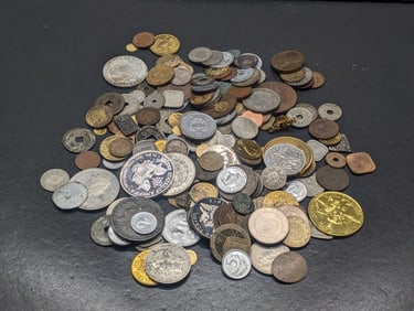 Assortment Of Foreign Coins From Many Different Countries. Coins Weigh 2 Pounds.