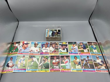Lot of (100) 1976 Topps Baseball Cards - Varying Conditions
