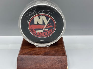 Felix Potvin Signed Vegum NY Islanders McDonalds Hockey Puck - No COA