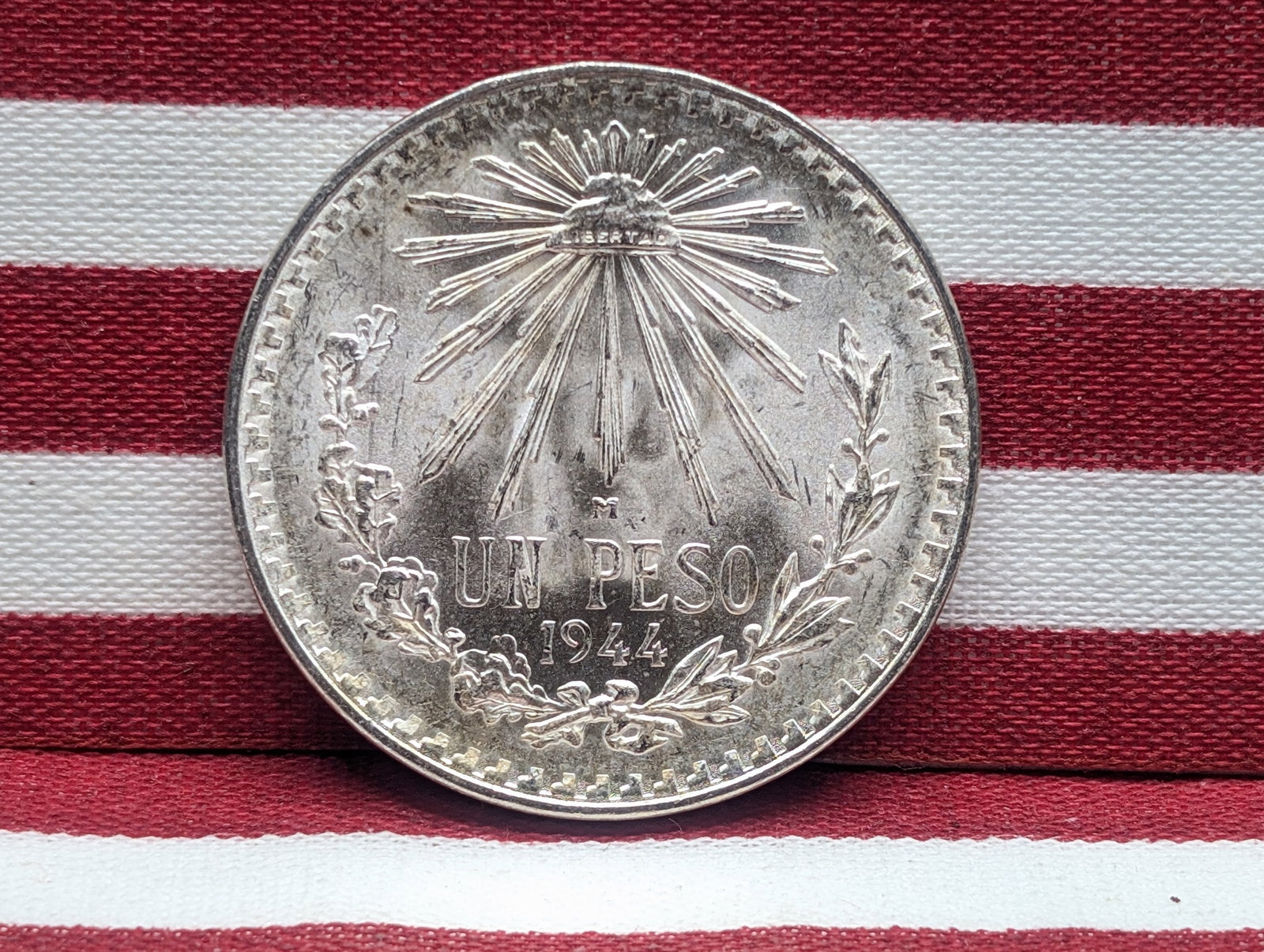 1944-M Un Peso Mexican Coin 72% Silver, 16 Grams: 1944-M Un Peso Mexican Coin 72% Silver, 16 Grams