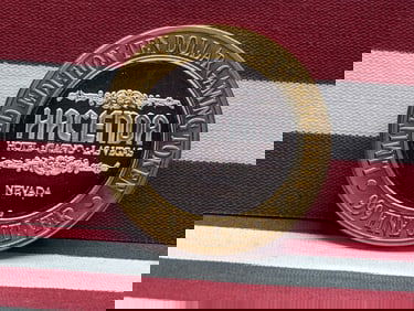 Limited Edition .999 FINE SILVER Center Hacienda Casino $10 Gaming Token in Capsule
