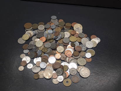 Bag of 1.9 Lbs. of Various Vintage & Modern World Coins: Bag of 1.9 Lbs. of Various Vintage & Modern World Coins