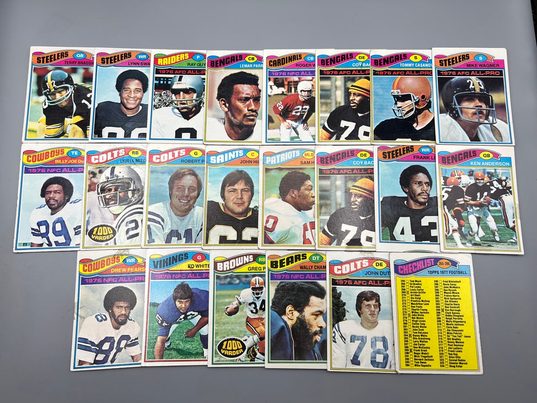 Lot of (22) 1977 Topps Football Cards W/ Some Stars - Varying Conditions - Terry Bradshaw, Lynn (1 of 5)