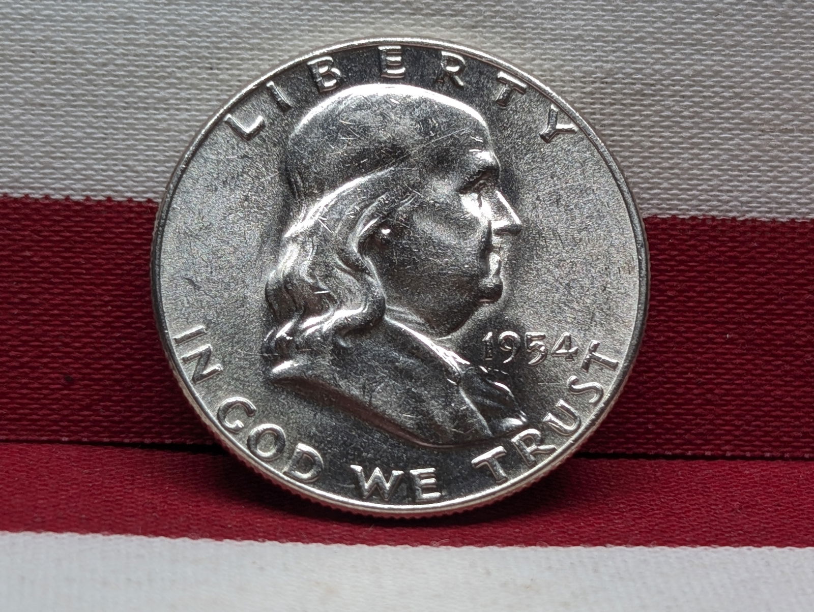 *GEM BU* 1954 Franklin Silver Half Dollar (1 of 2)