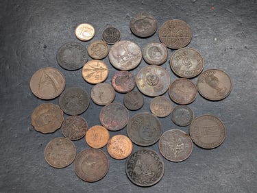 (30) Mixed Foreign Coins, Vintage & Modern.