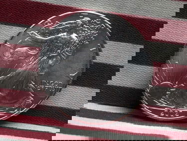 2002 American Silver Eagle .999 Fine Silver One Troy Ounce