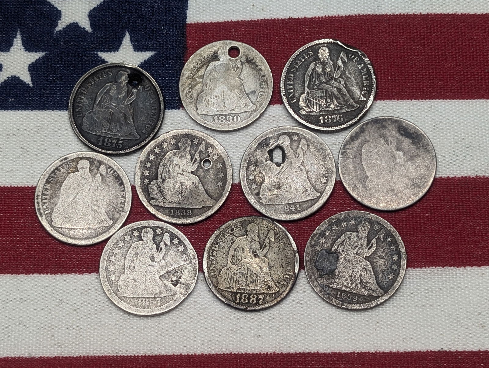 10 Cull Seated Dimes. (1 of 4)