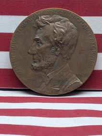 Abraham Lincoln 100th Anniversary Of Birth Commemorative Bronze 3 Inch Medallion. Portrait Of