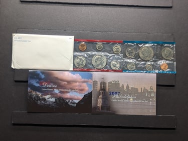 1975 & 2007 P & D United States Mint Sets With Original Gov't Packaging & COA's. 40 Coins.