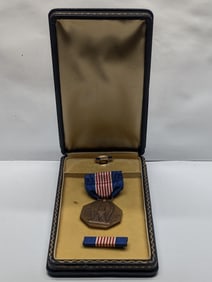 Boxed U.S.M.C. Soldiers Medal With Ribbon & Lapel Pin