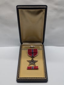Boxed U.S.M.C. Bronze Star Medal With Ribbon & Lapel Pin
