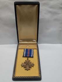 Boxed U.S.M.C. Distinguished Flying Cross Medal With Ribbon & Lapel Pin