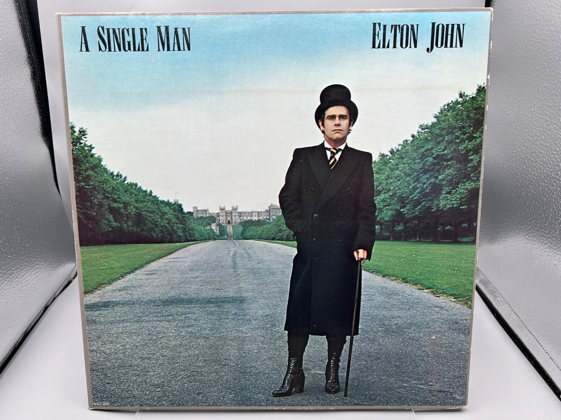 1978 Elton John A Single Man Vinyl Album - MCA-3065: 1978 Elton John A Single Man Vinyl Album - MCA-3065 - Records have not been tested by the auction house for play quality. All items are sold as is.