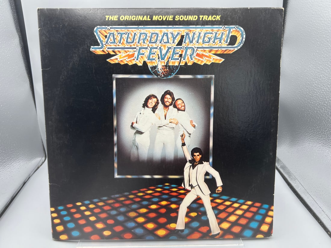 1977 Saturday Night Fever Original Movie Soundtrack Vinyl Album - RS-2-4001: 1977 Saturday Night Fever Original Movie Soundtrack Vinyl Album - RS-2-4001 - Records have not been tested by the auction house for play quality. All items are sold as is.
