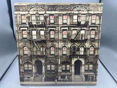 1975 Led Zeppelin Physical Graffiti Vinyl Album - SS 2-200