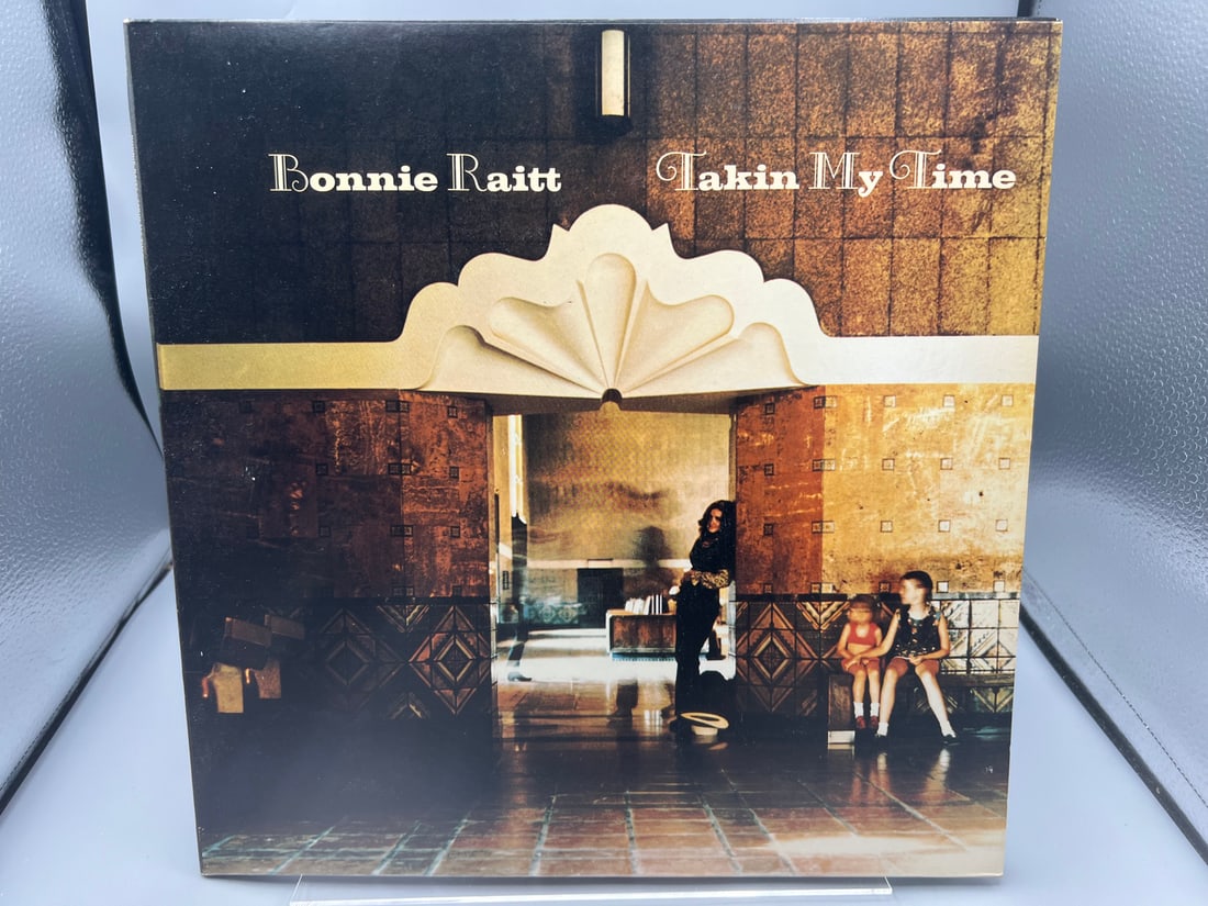 1973 Bonnie Raitt Takin My Time Vinyl Album - BS 2729: 1973 Bonnie Raitt Takin My Time Vinyl Album - BS 2729 - Records have not been tested by the auction house for play quality. All items are sold as is.