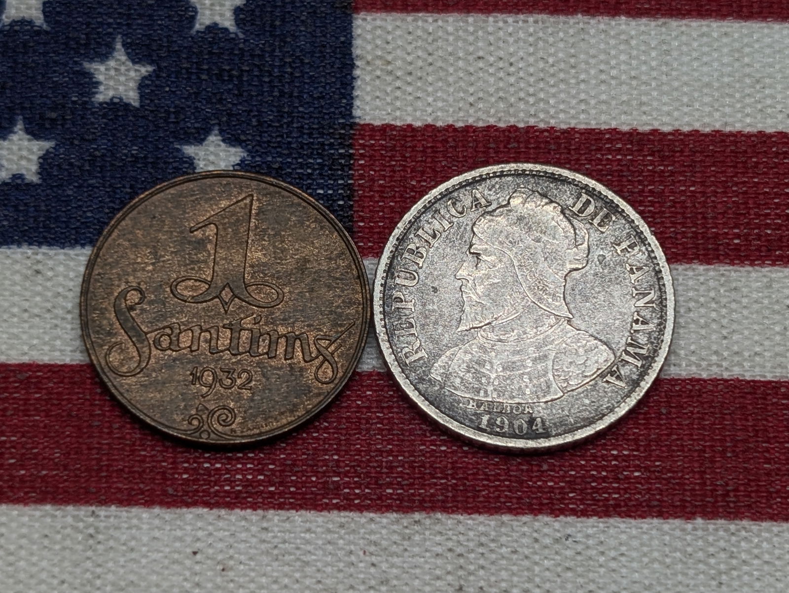 1932 Latvia 1 Santims & 1904 Panama 5 Centesimos 90% Silver 2.5 Gr. (2 PCS)