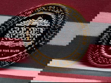 Limited Edition .999 FINE SILVER Center Golden Nugget Casino $10 Gaming Token in Capsule