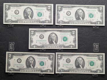 Lot of Five Vintage 1976 Series $2.00 Federal Reserve Notes w/ NICE PAPER, Two Are In Consecutive