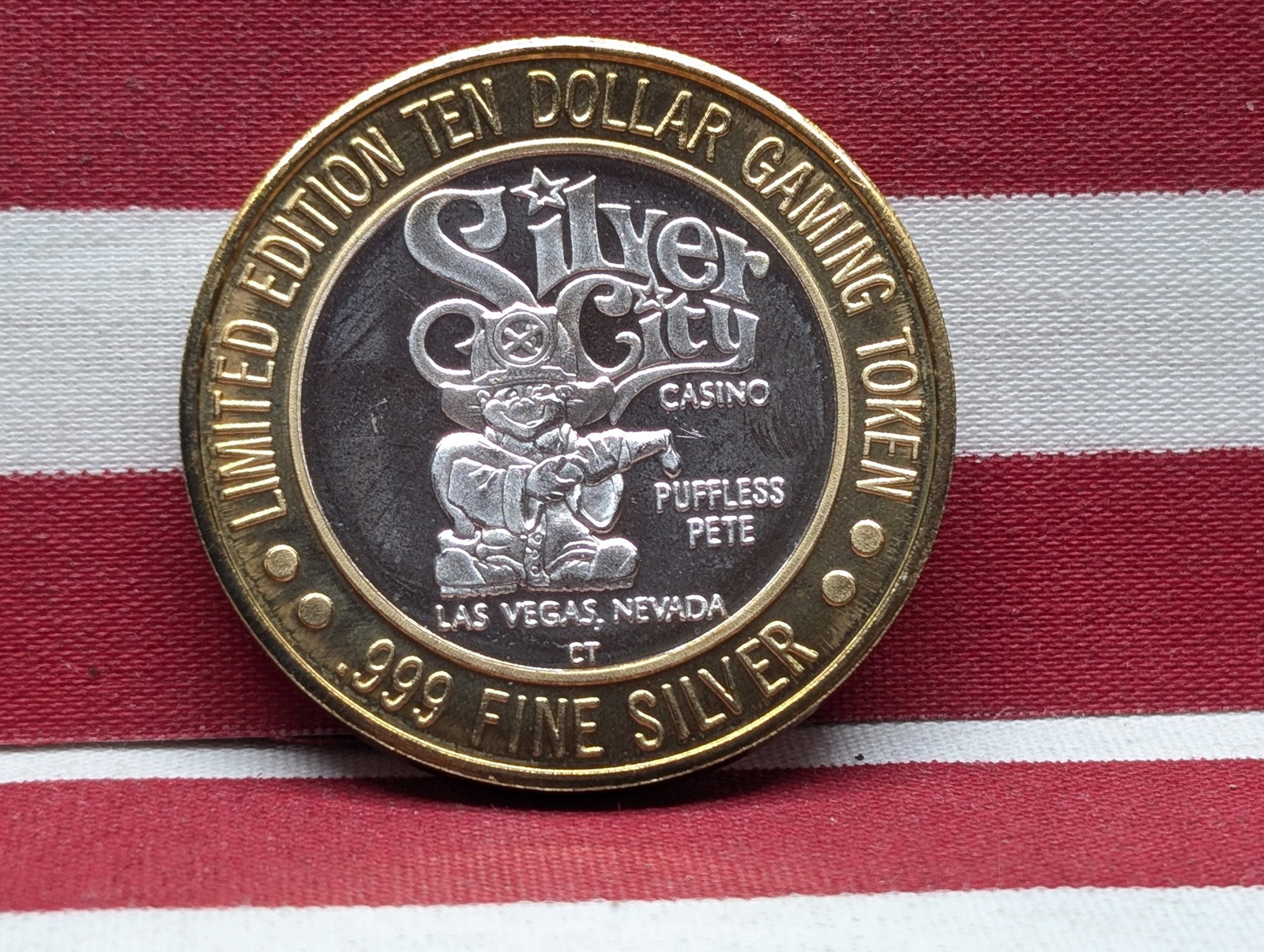 Limited Edition .999 FINE SILVER Center Silver City Casino $10 Gaming Token in Capsule: Limited Edition .999 FINE SILVER Center Silver City Casino $10 Gaming Token in Capsule