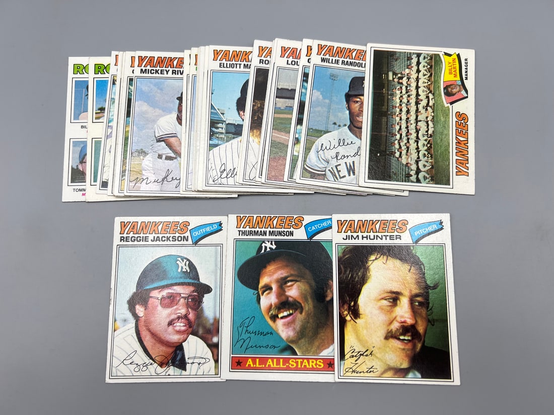 1977 Topps New York Yankees Baseball Team Set - Reggie Jackson, Thurman Munson, Jim Hunter (1 of 2)