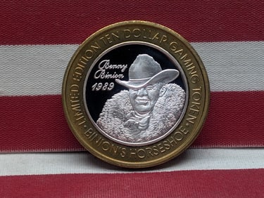 2001 Limited Edition .999 FINE SILVER Center Binion's Horseshoe Casino $10 Gaming Token in Capsule