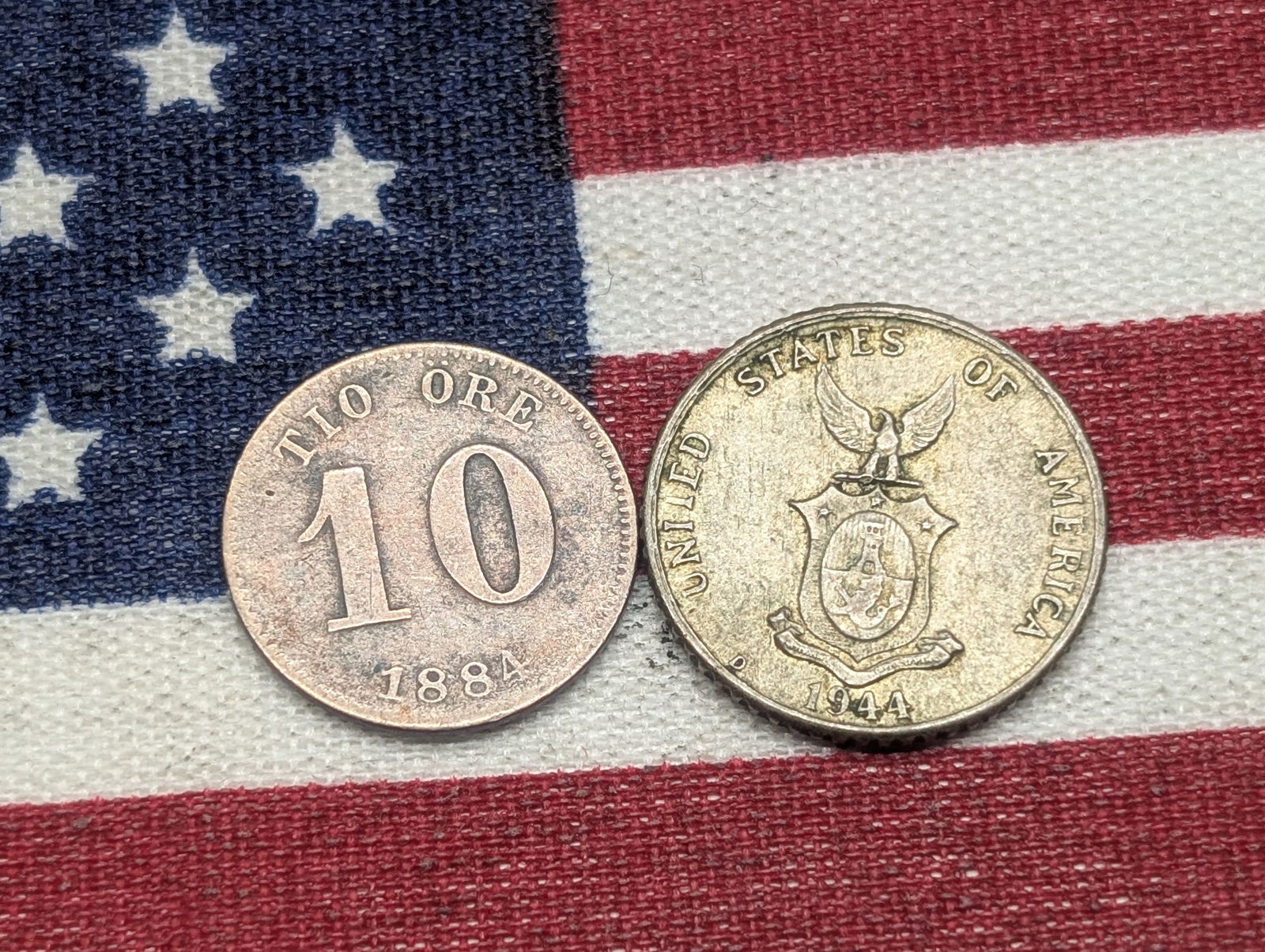 1944-D Philippines 10 Centavos 75% Silver & 1884 Sweden 10 Ore 40% Silver (2 PCS) (1 of 2)