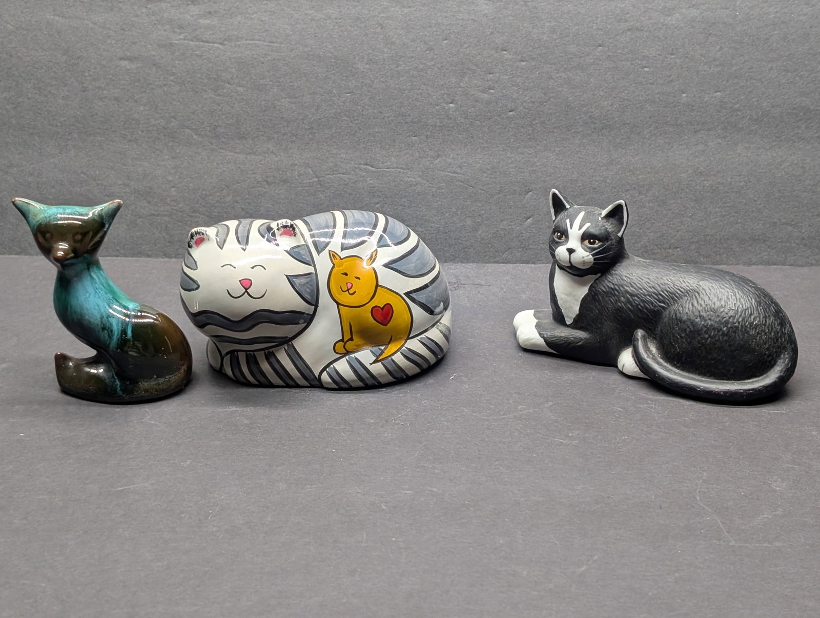 (3) Cat Figurines: (3) Cat Figurines